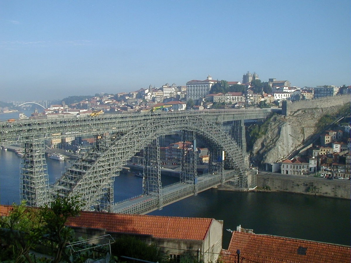 D. Luís Bridge