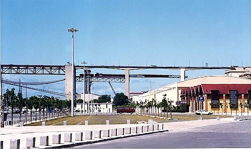 LISTEJO - 25 de Abril Bridge railway bridge